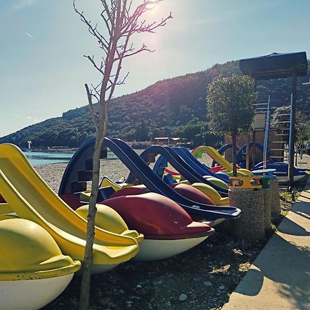 Apartment Noemi With A Direct Beach View Рабац Екстериор снимка
