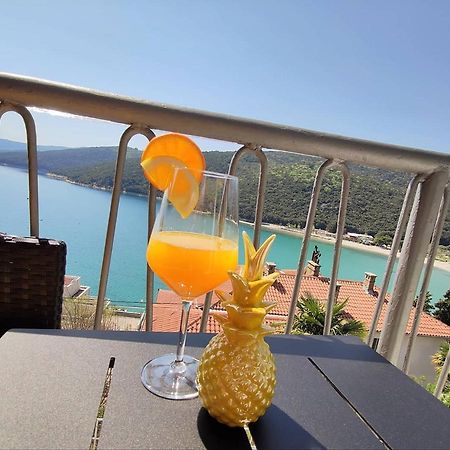 Apartment Noemi With A Direct Beach View Рабац Екстериор снимка